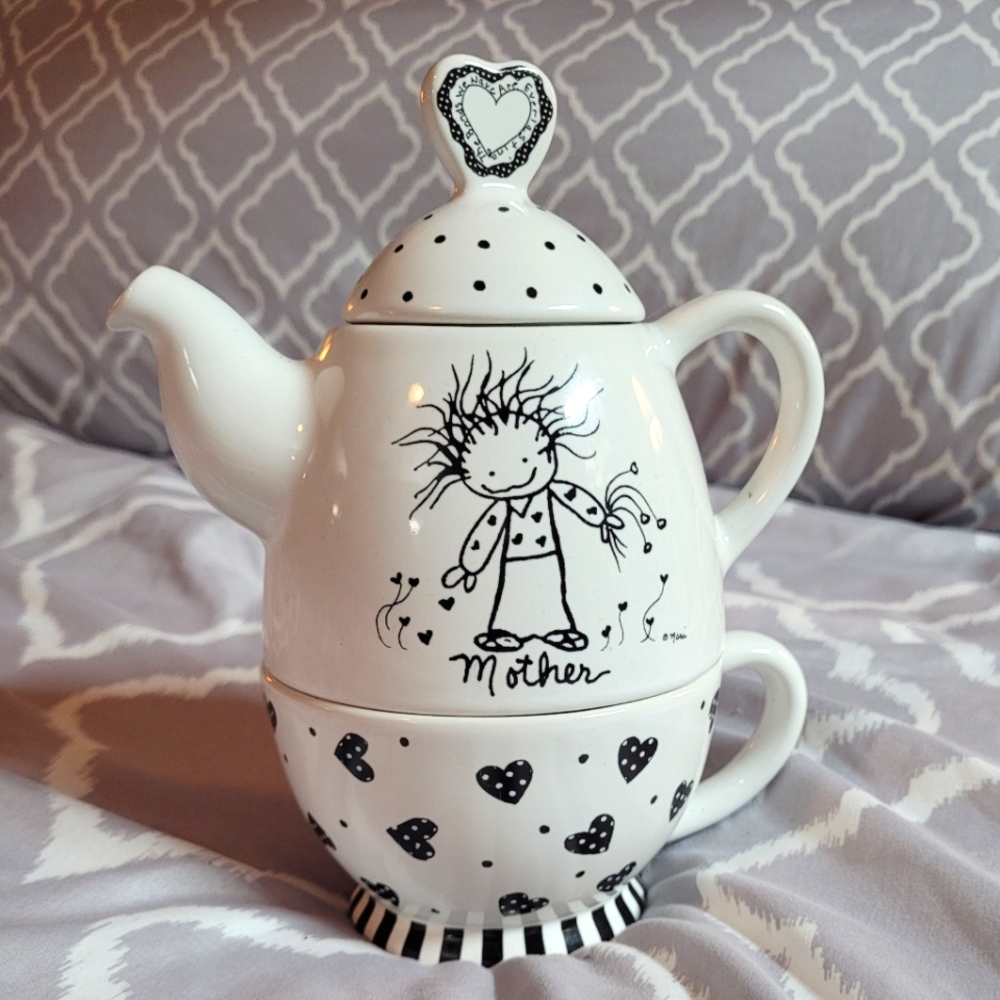 Heartwarming Mother Teapot Set - Black and White